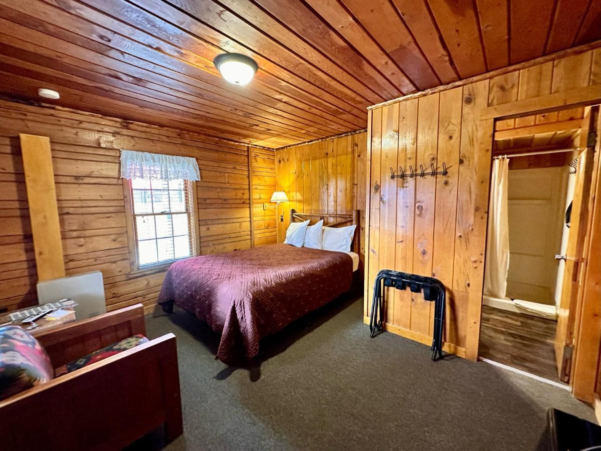 Yellowstone Cabins&RV West Yellowstone Esterno foto