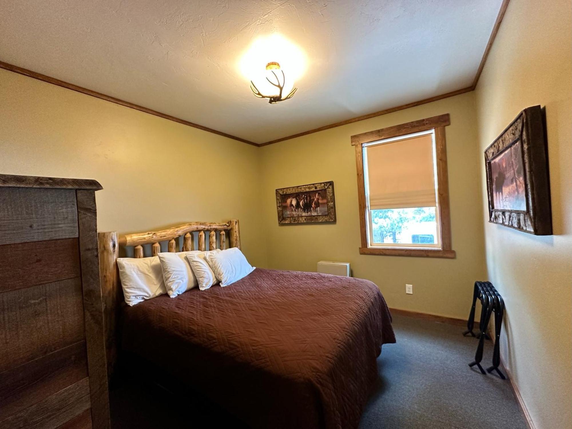 Yellowstone Cabins&RV West Yellowstone Esterno foto