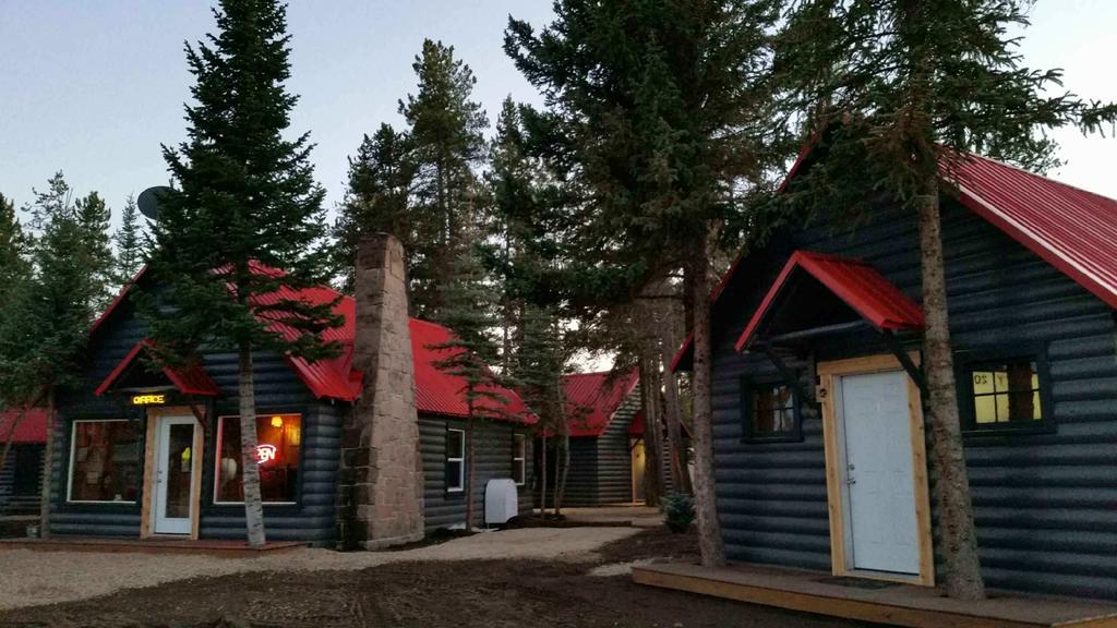 Yellowstone Cabins&RV West Yellowstone Esterno foto
